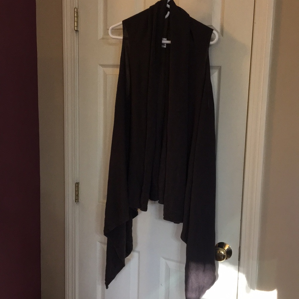 Sleeveless drape shrug